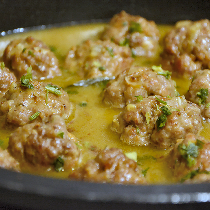 Image of Meatballs in an Almond Sauce